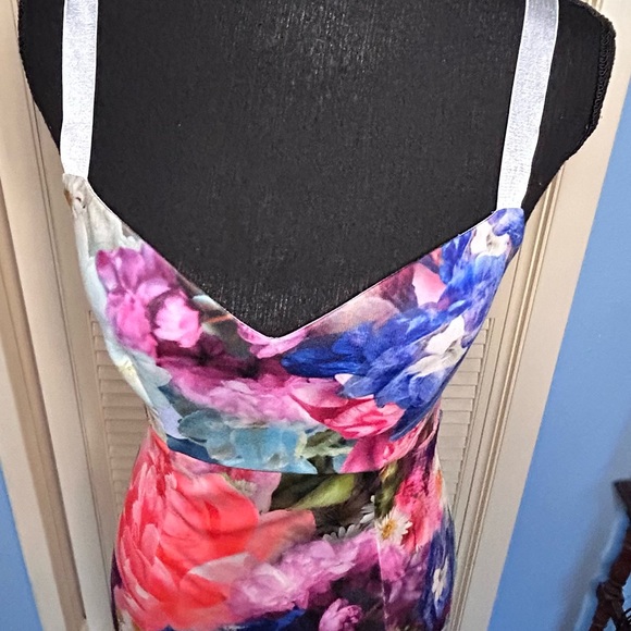 Ted Baker London straps floral print size 1 satin feel zipper back knee length - Picture 3 of 14
